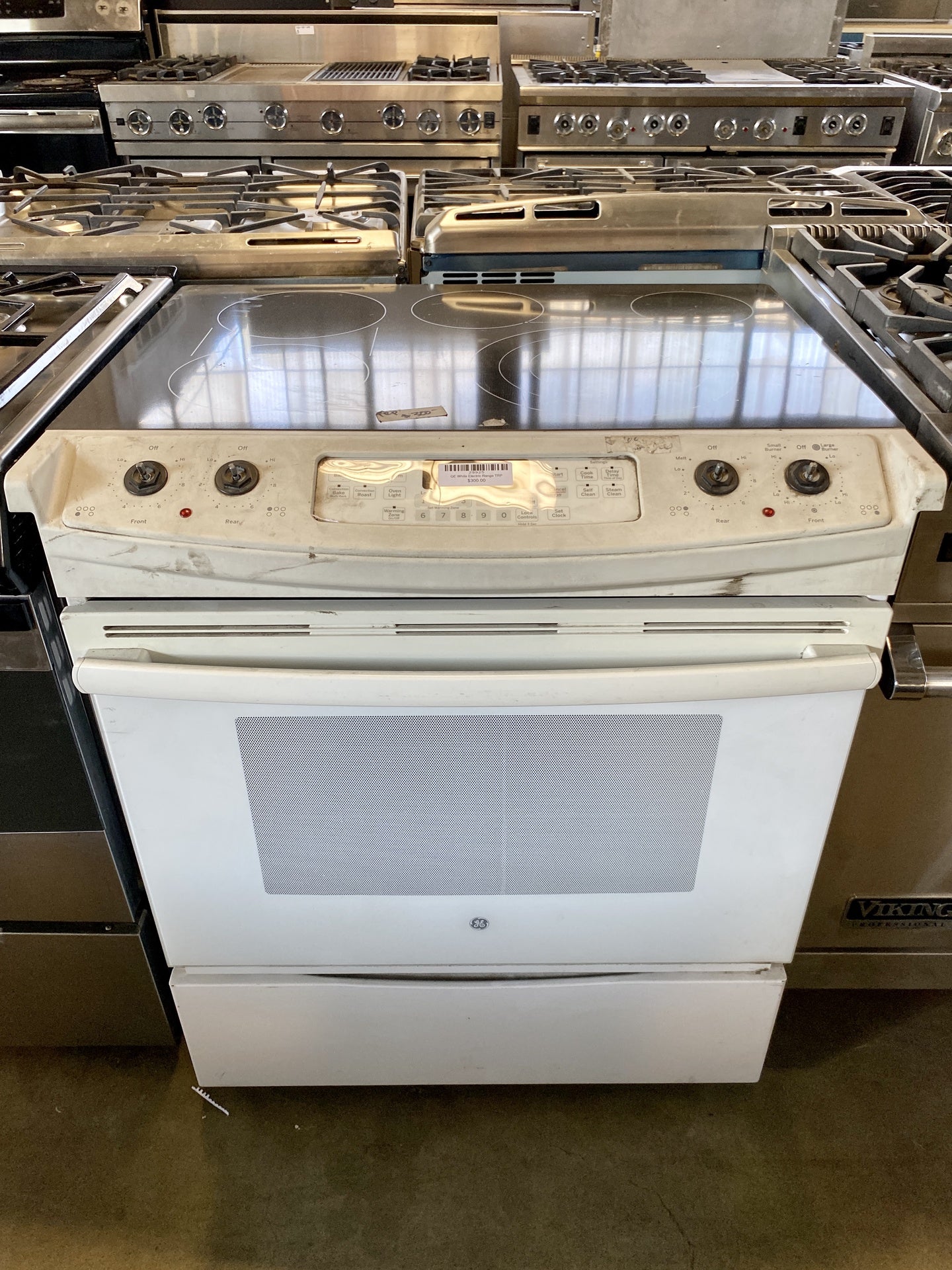 GE White Electric Range TRP
