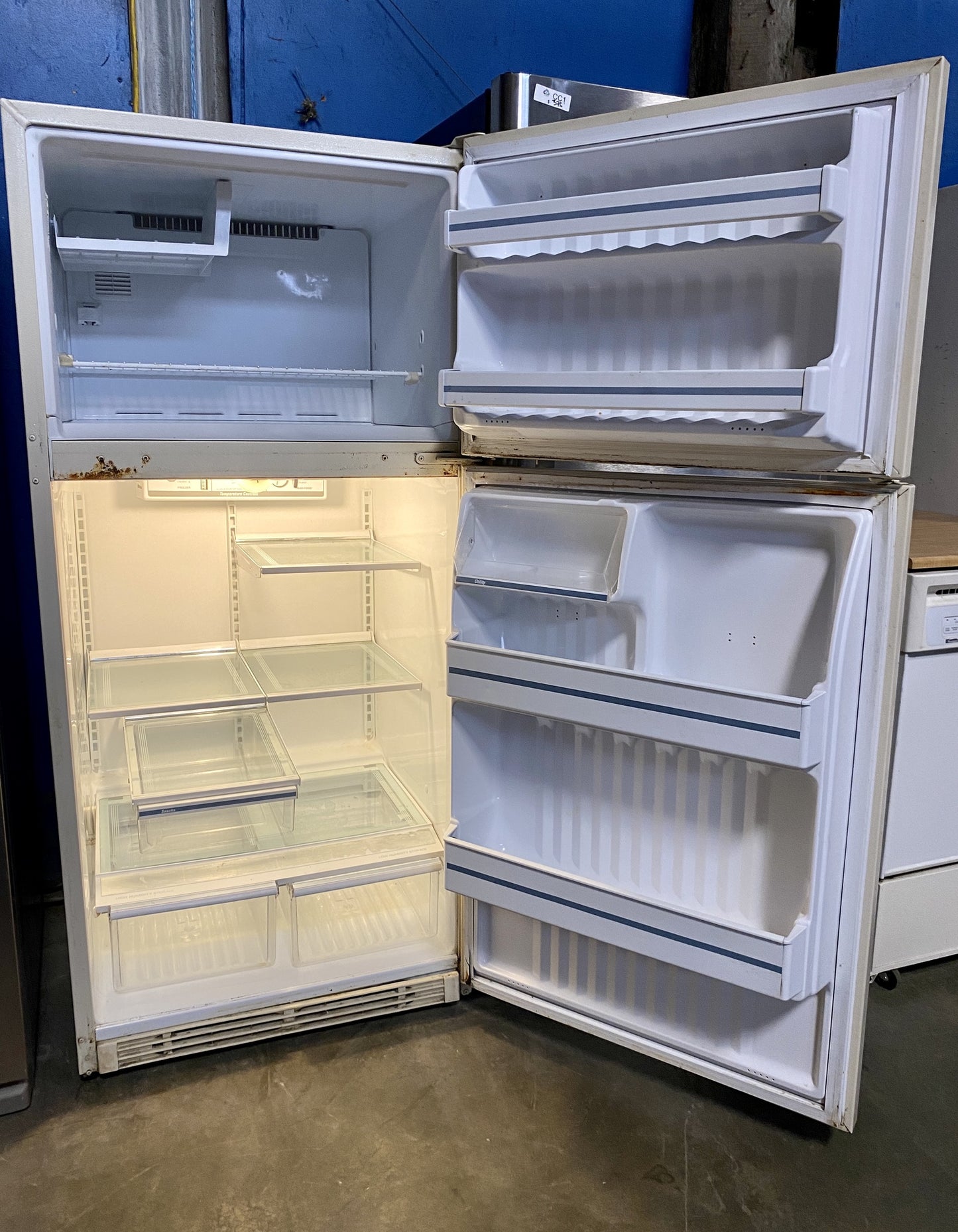 GE Refrigerator Cream CI1