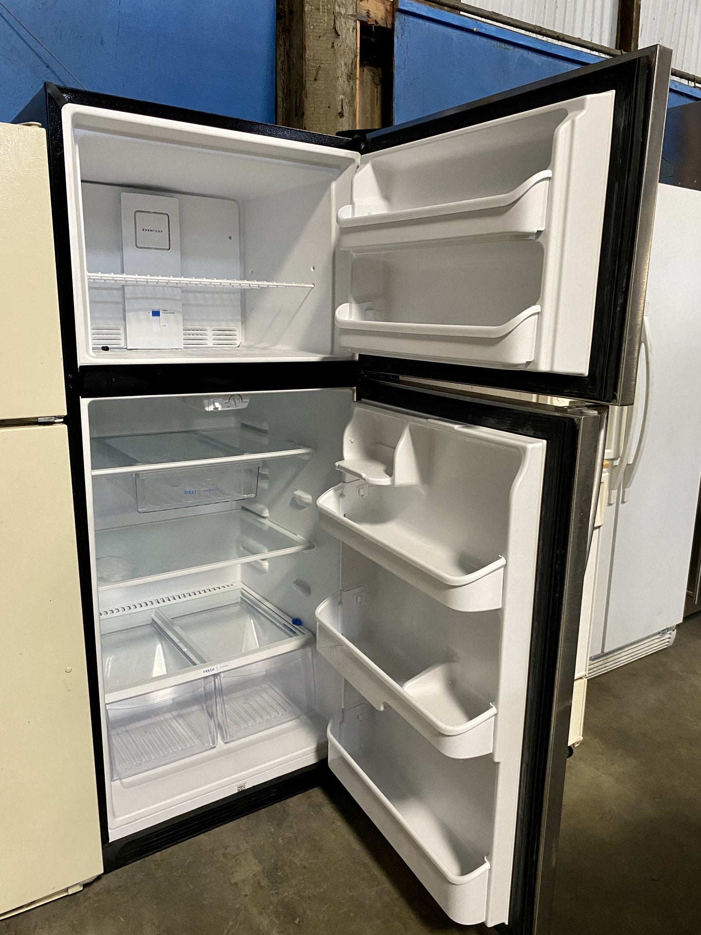 Frigidaire Refrigerator Silver CC1