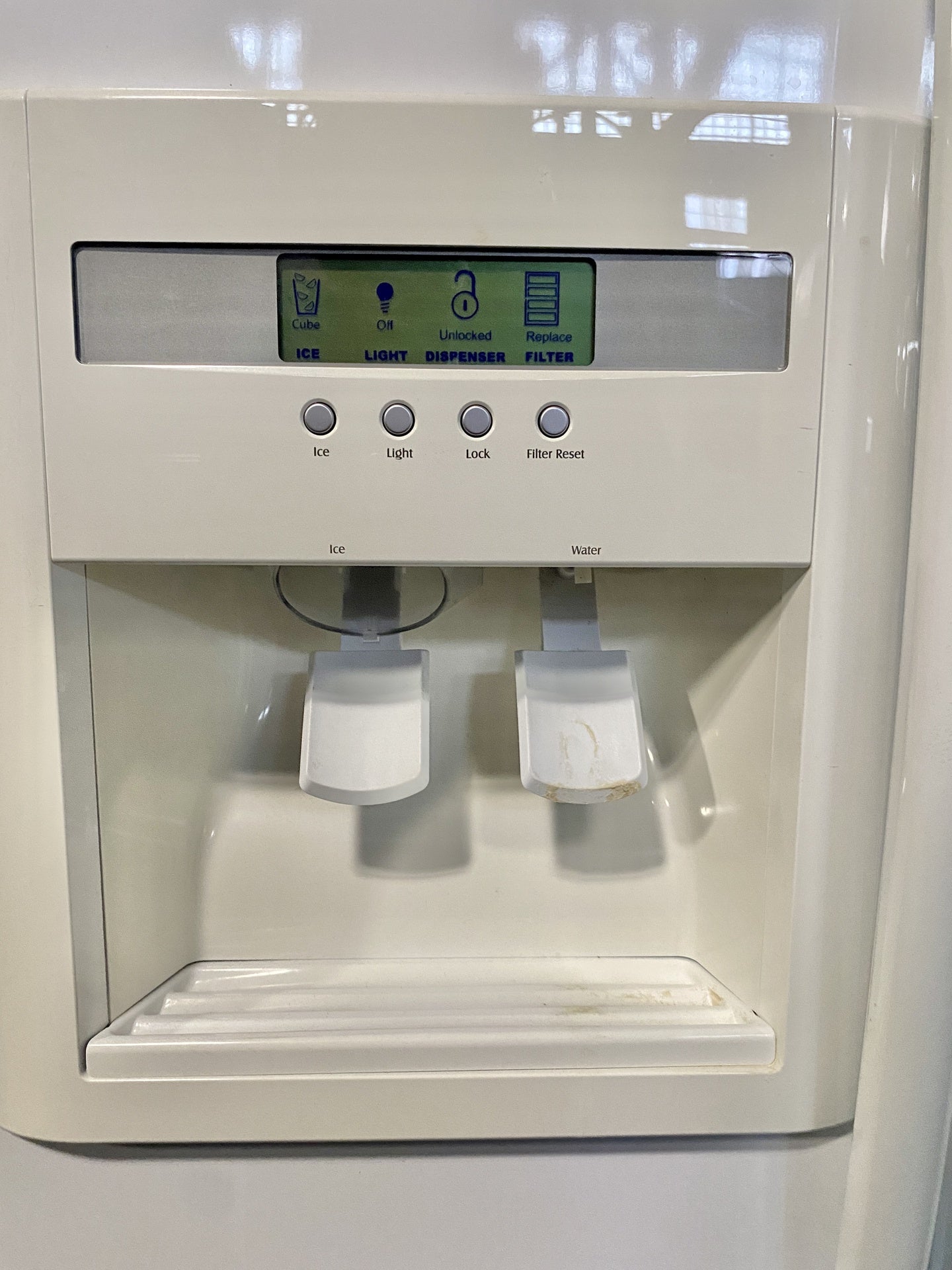 Maytag Refrigerator White CH8