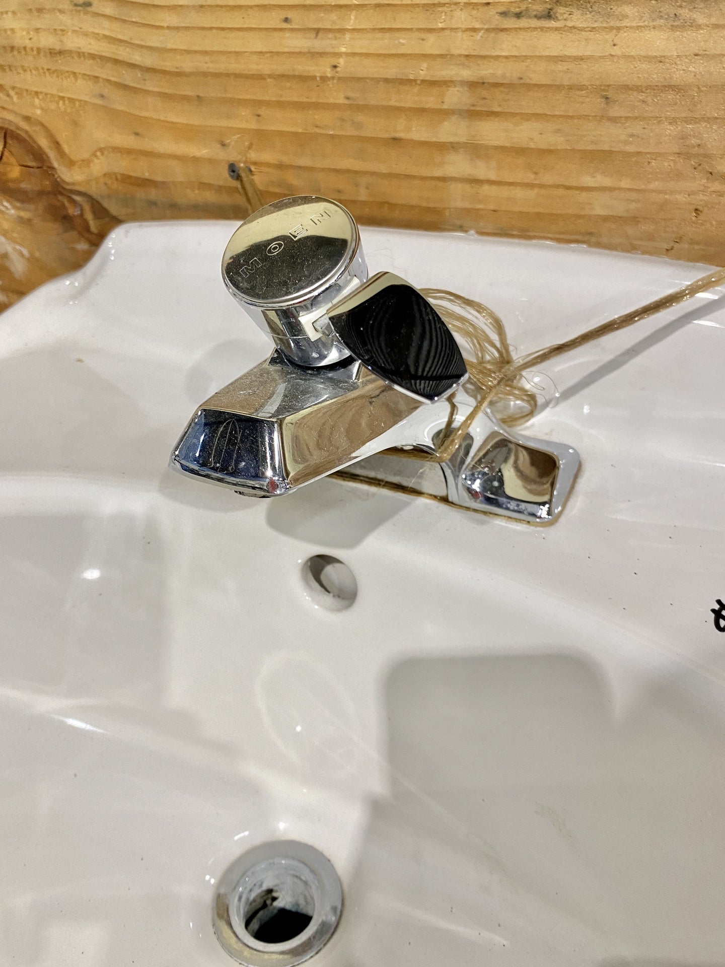 Moen Pedestal Sink TRP