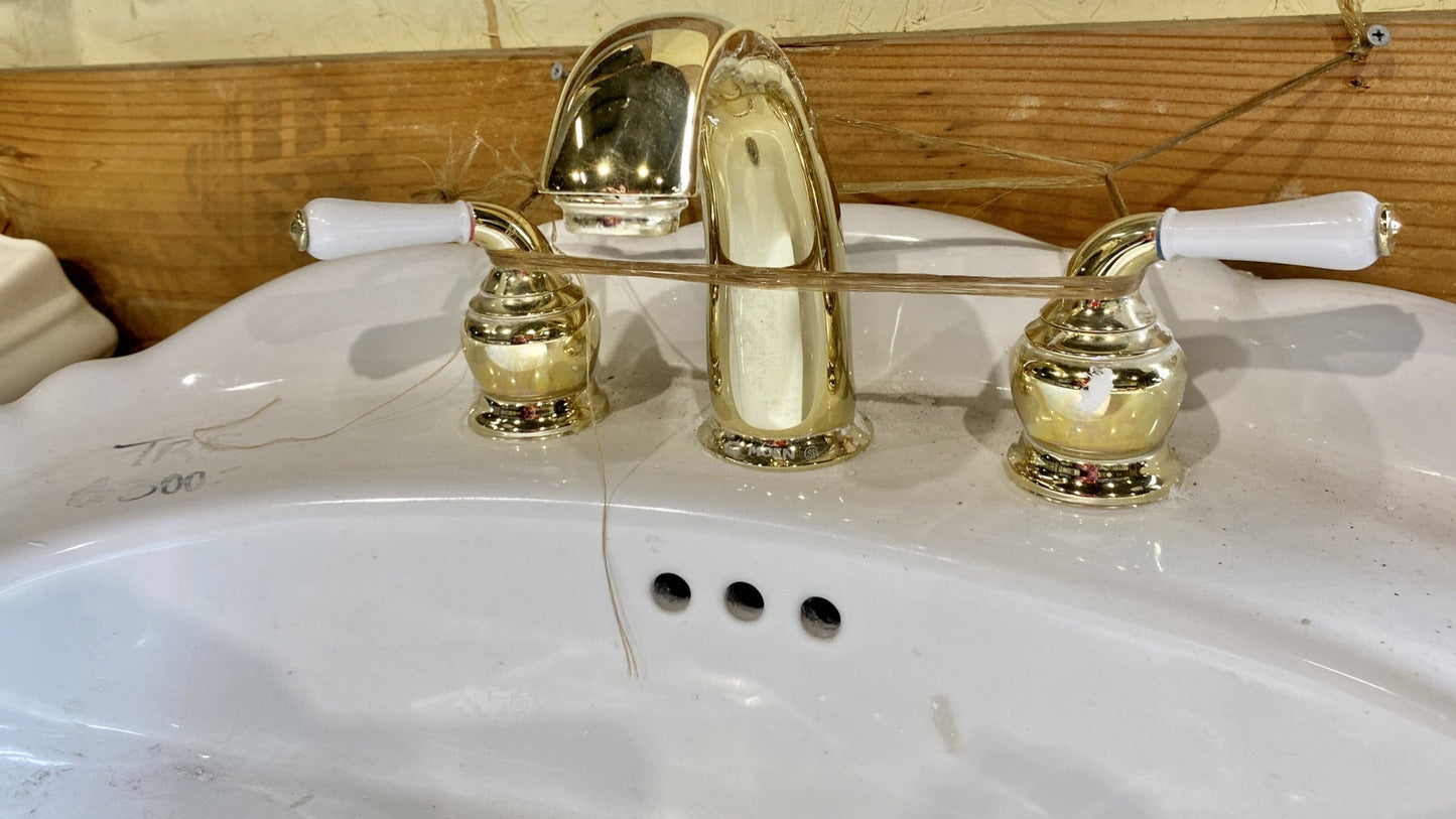 Moen Oval Pedestal Sink TRP