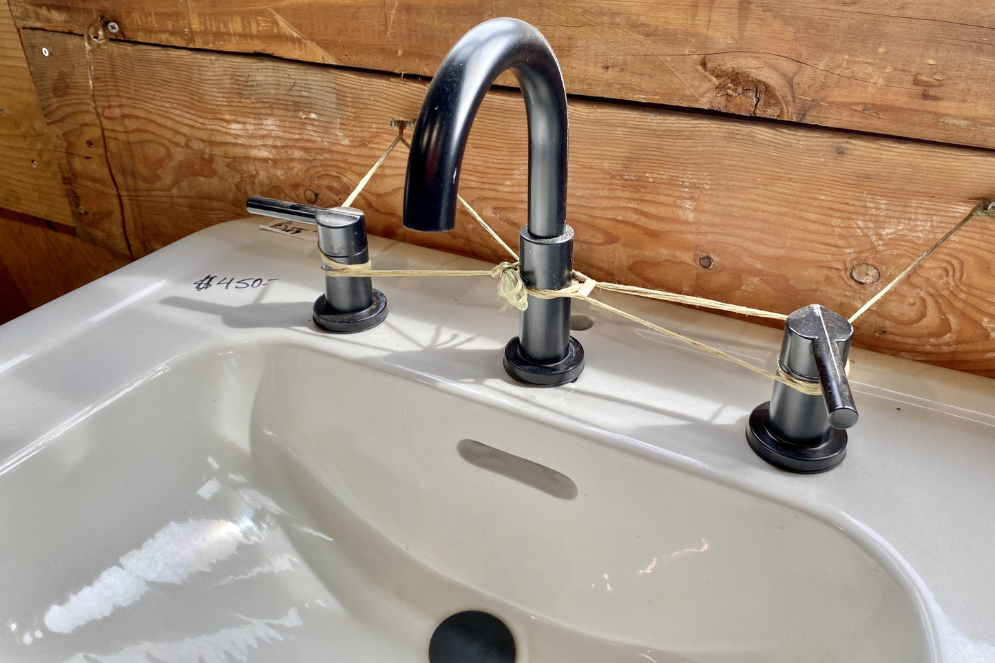 Rectangular Pedestal Sink CH3