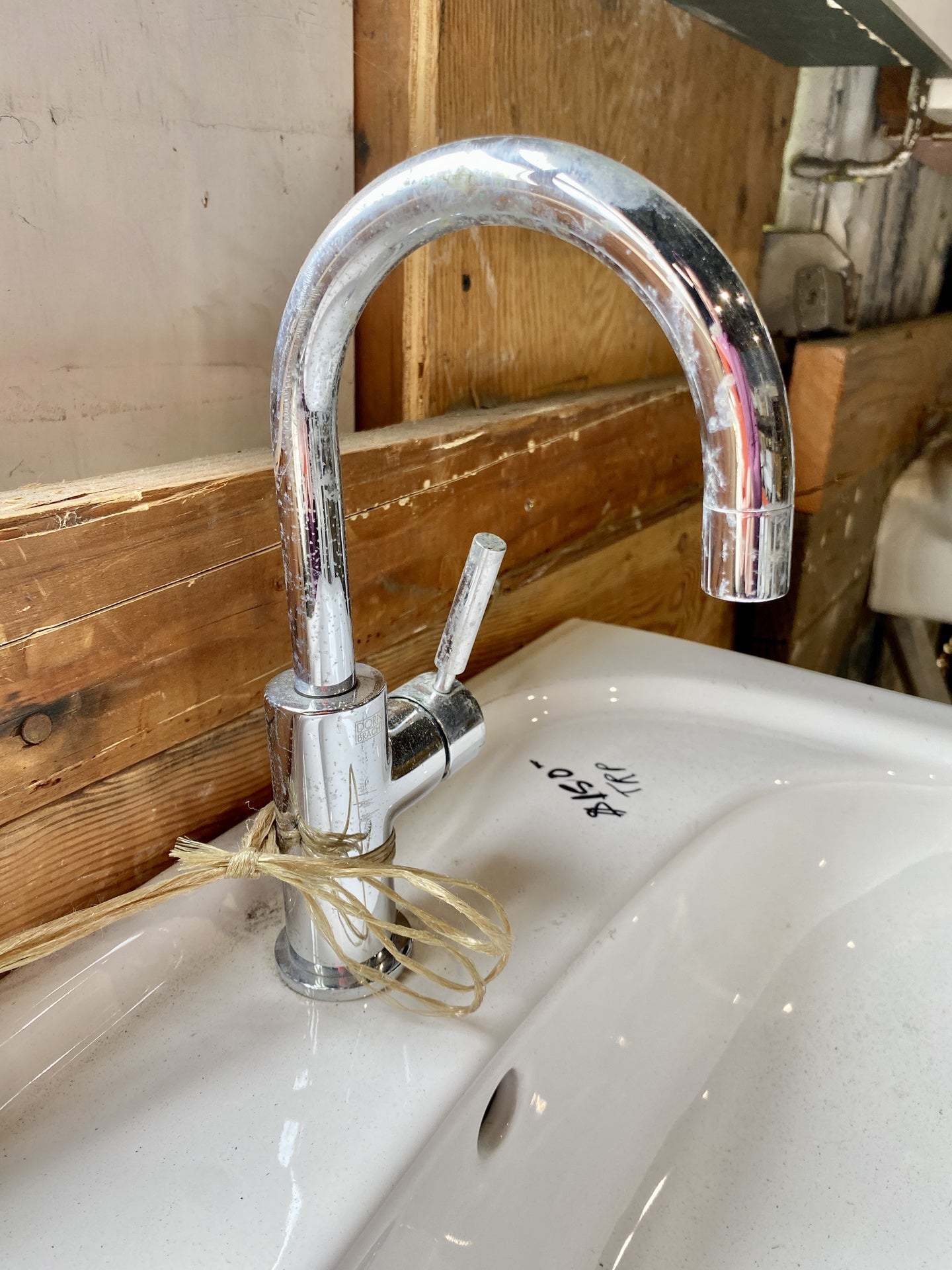 Dorn Bracht Faucet Pedestal Sink TRP