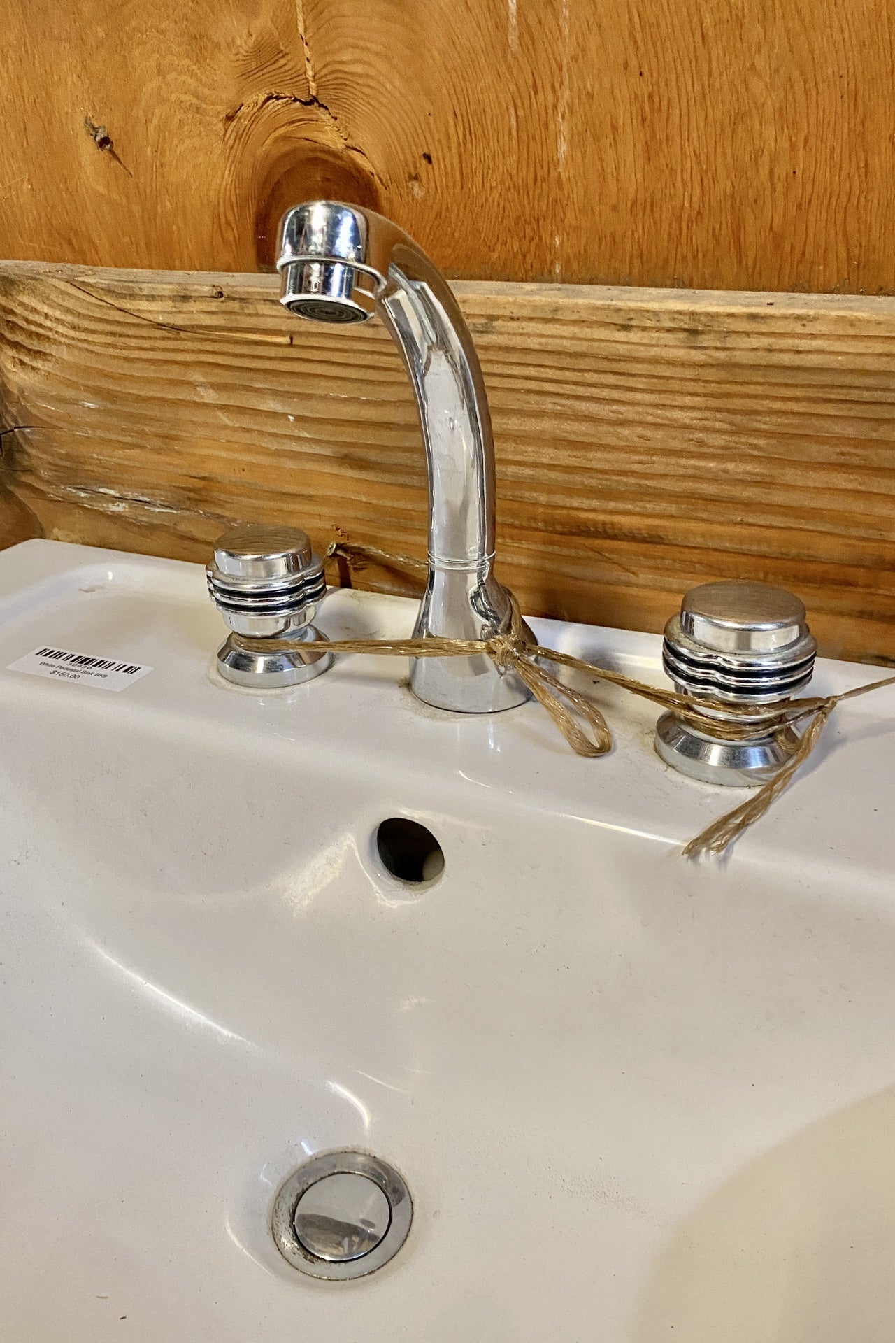 White Pedestal Sink BK9