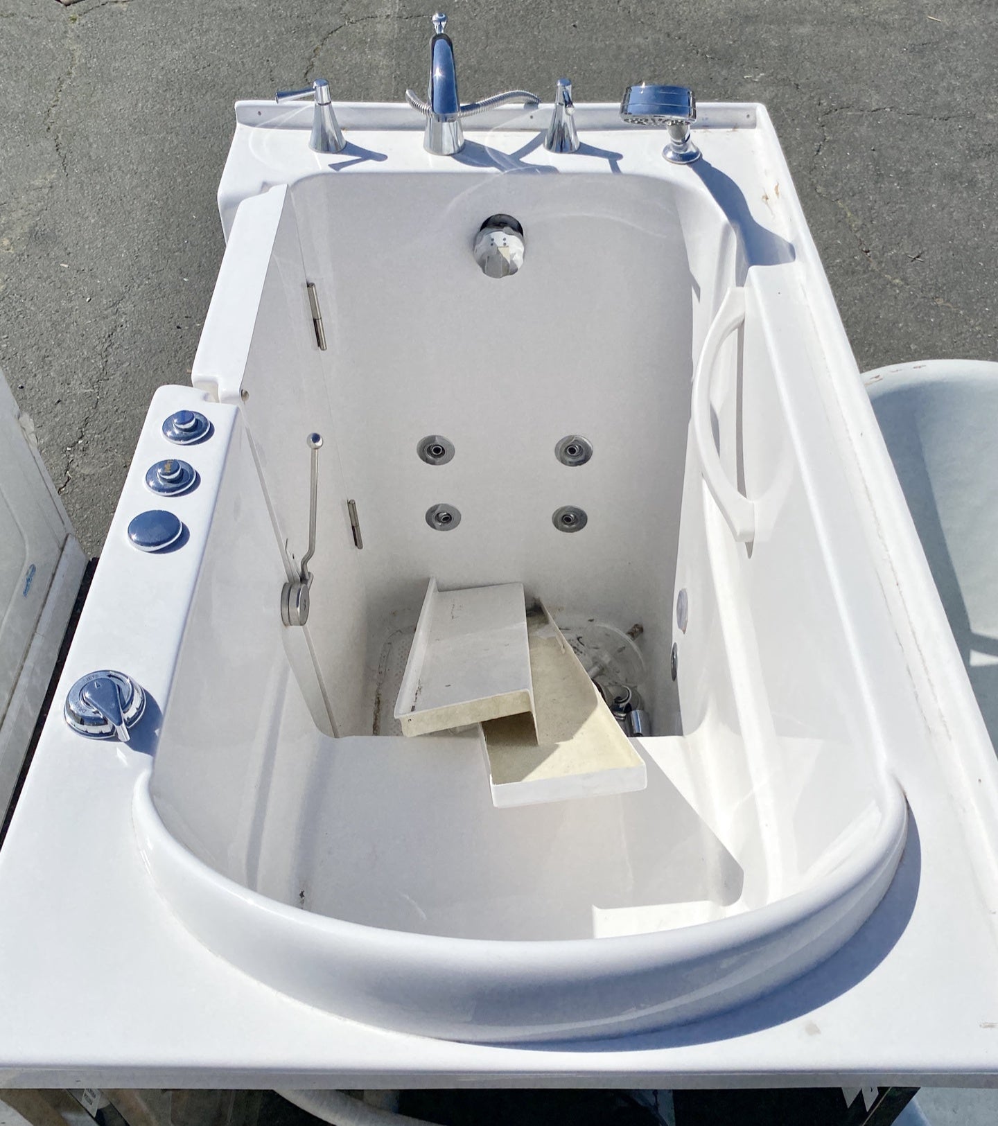 Walk In Bathtub 2 CC1