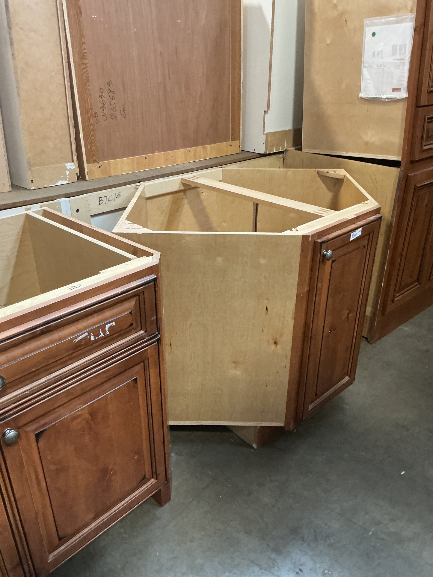 Kitchen cabinet set, brown, stone top, 18 pieces, CX9