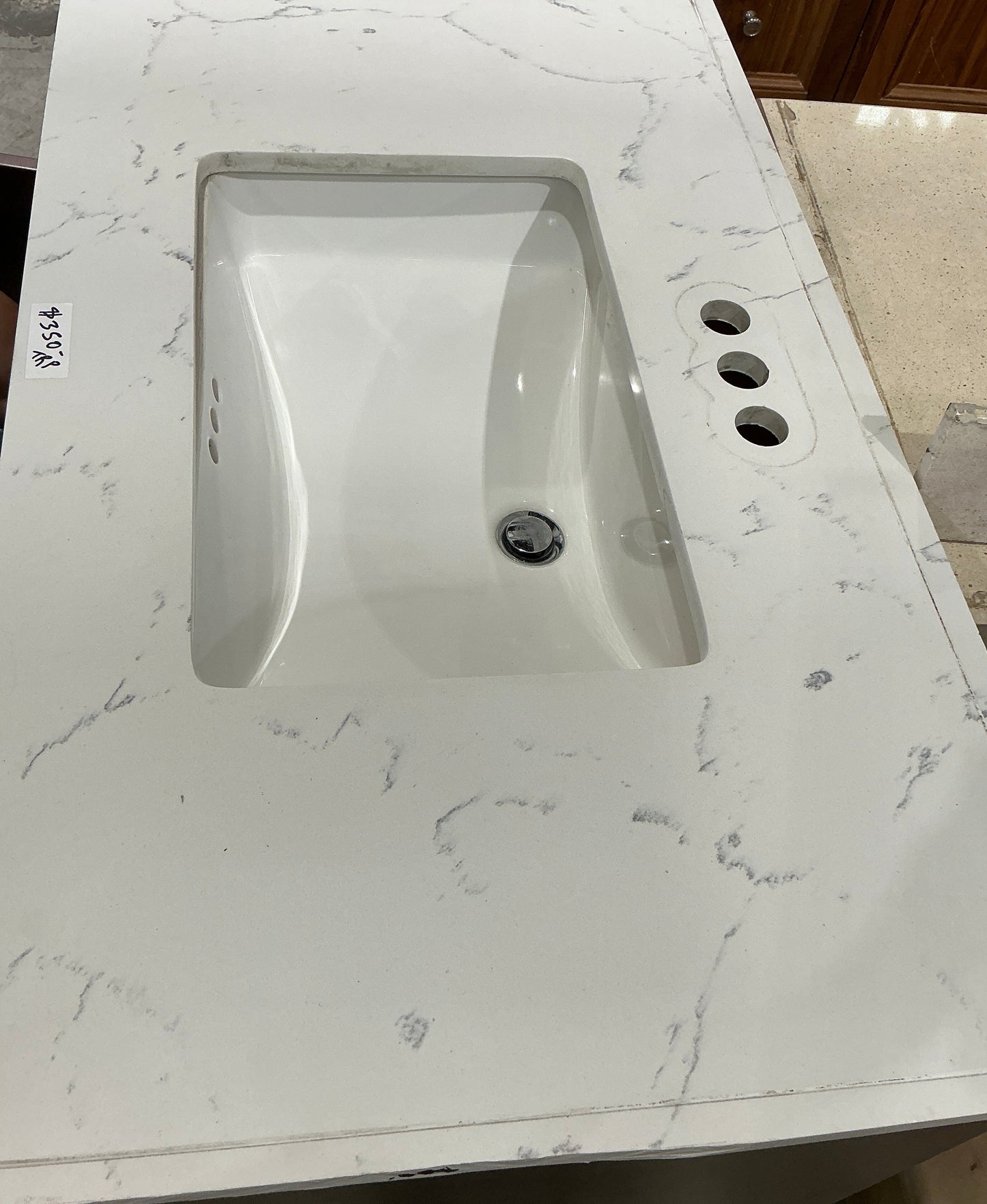 Bathroom vanity, with sink, TRP