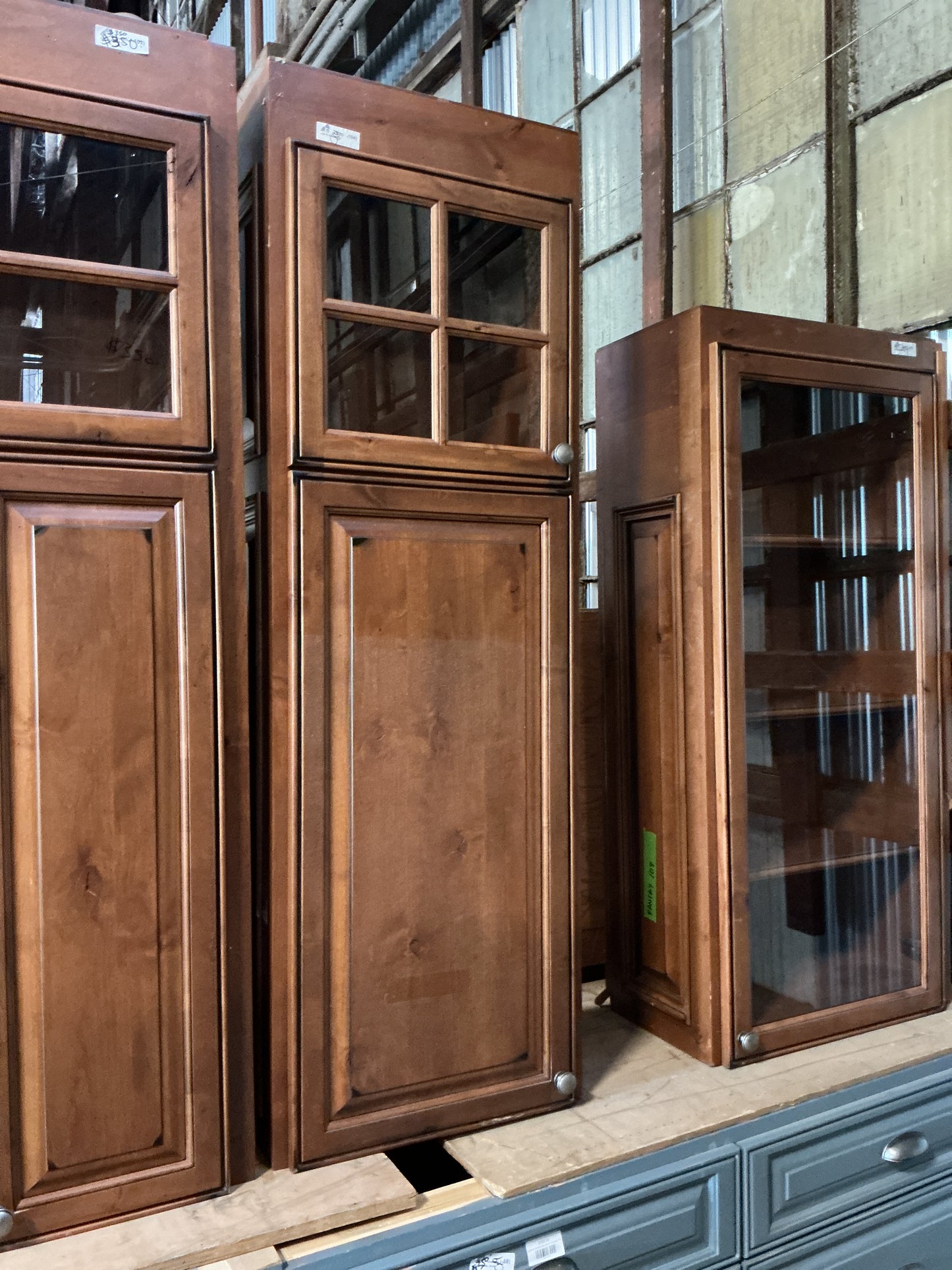 Cabinet, kitchen Upper Brown Glass CX9