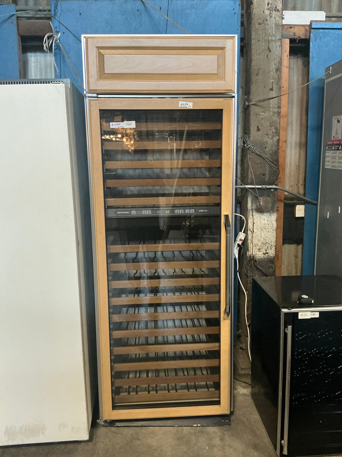 Wine Refrigerator, Sub-zero, CU6