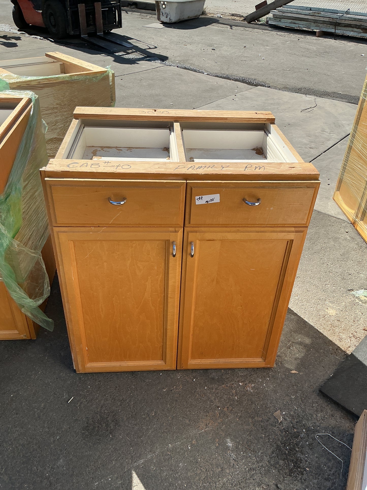 Kitchen base cabinet, 2-door 2-drawer, 31", TRP