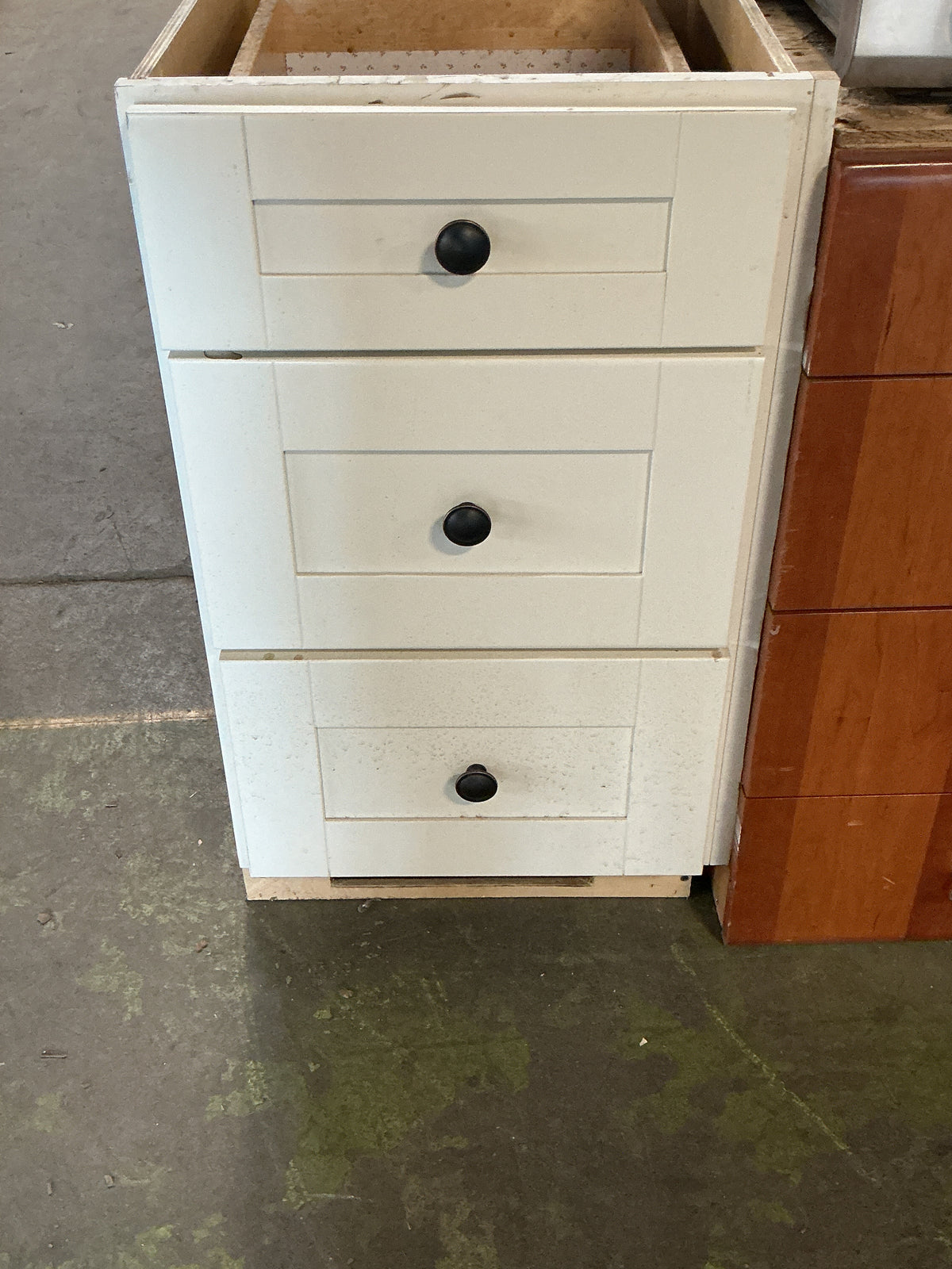 Base Cabinet, TRP