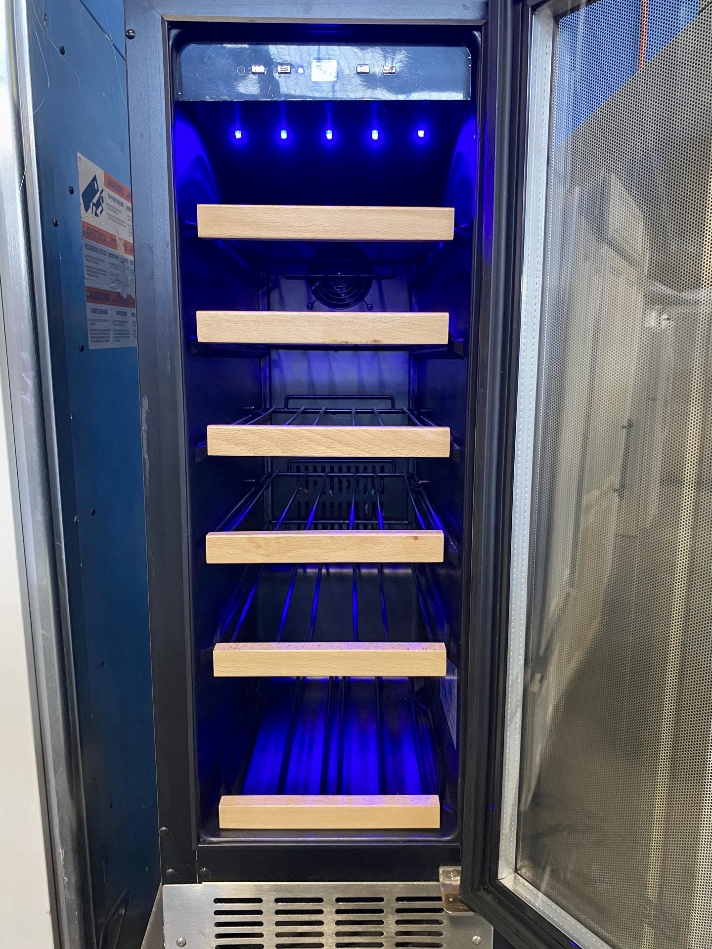 EdgeStar Wine Refrigerator  BG1