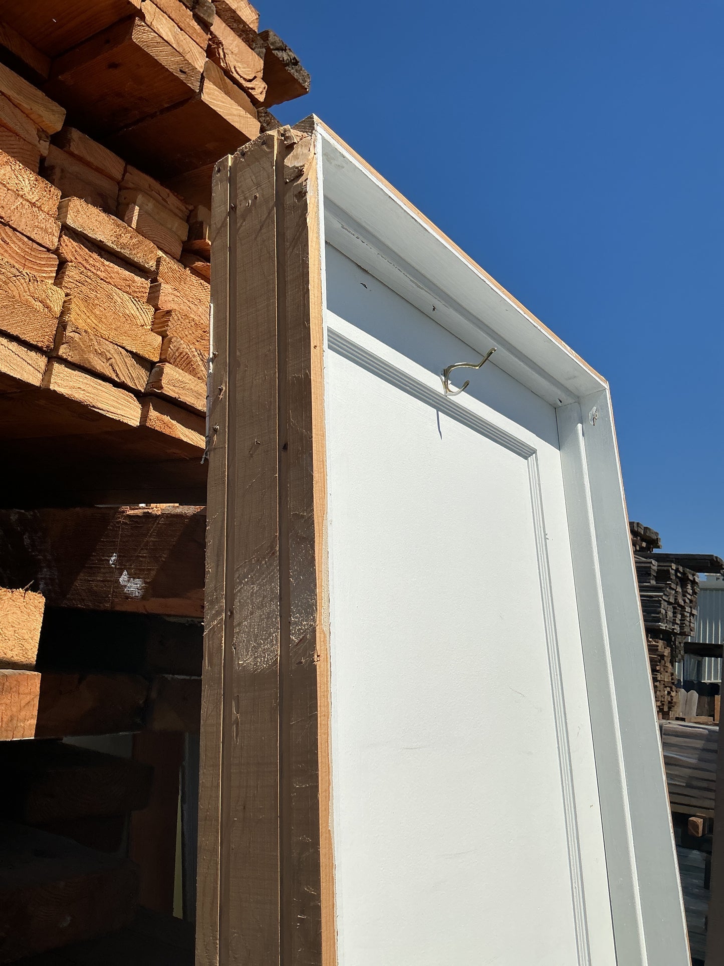 Interior door, Left swing, 28", CY2