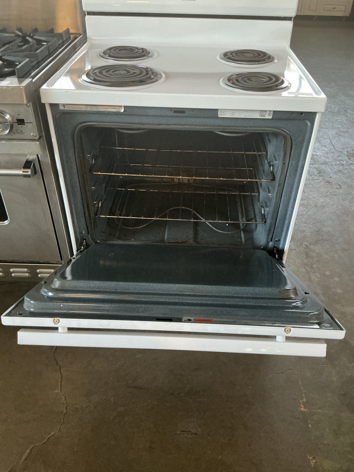 Stove · Amana · Electric · White · 30 · TRP