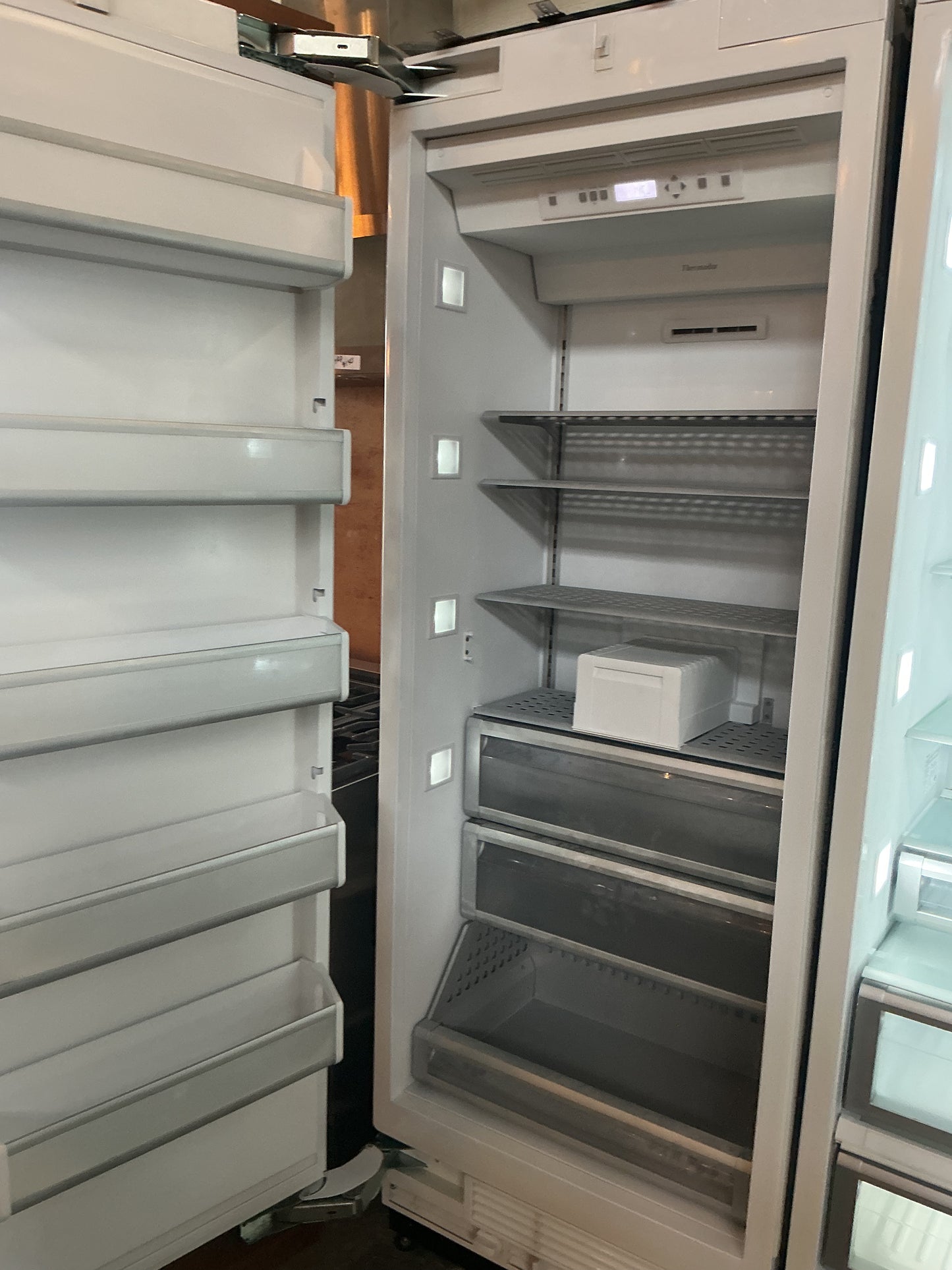 Refrigerator, Thermador, fridge and freezer set, 30 1/2", CX9
