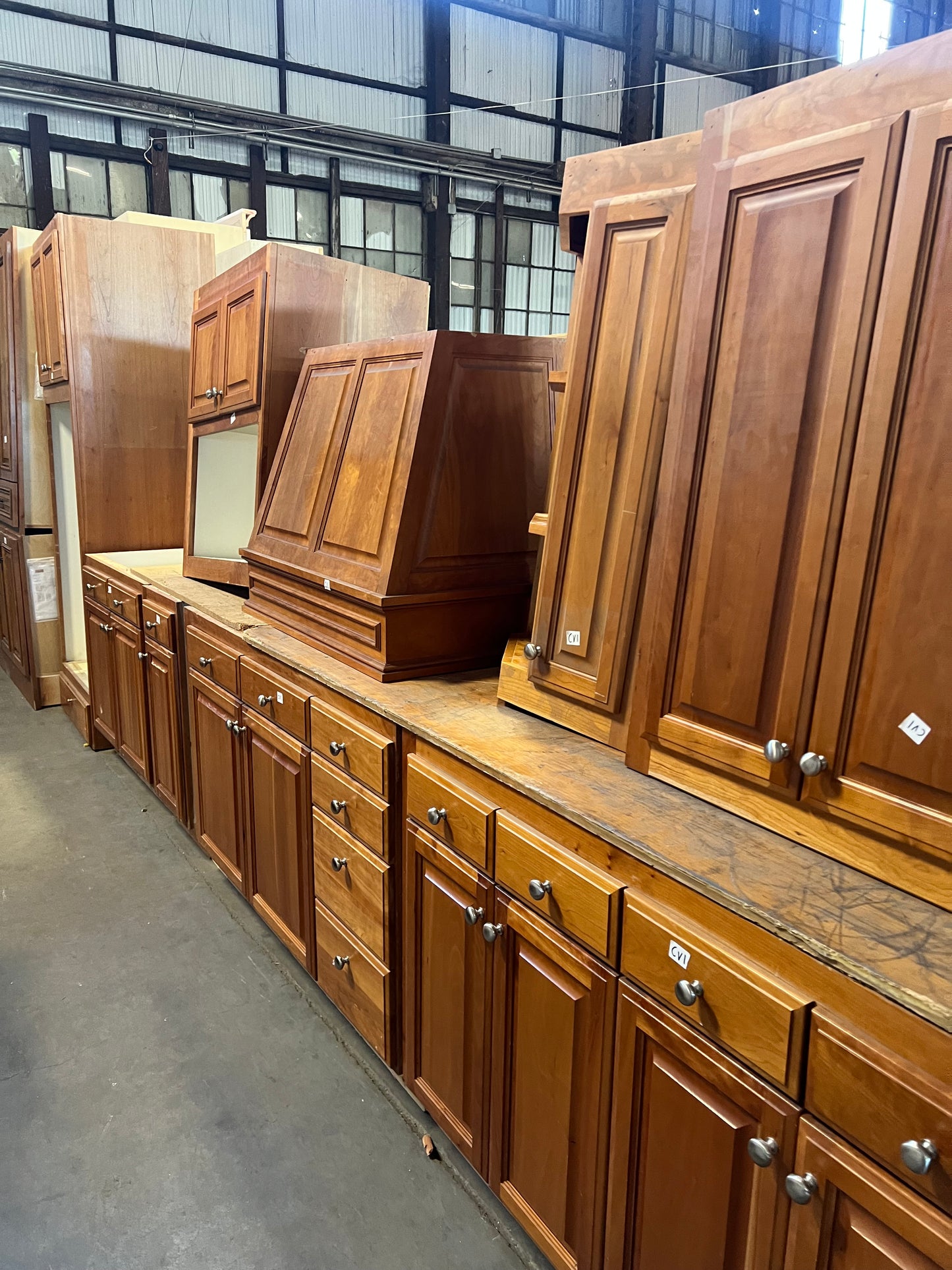 Wood kitchen cabinet set 13 pieces 26 ft CV1 | The ReUse People Oakland
