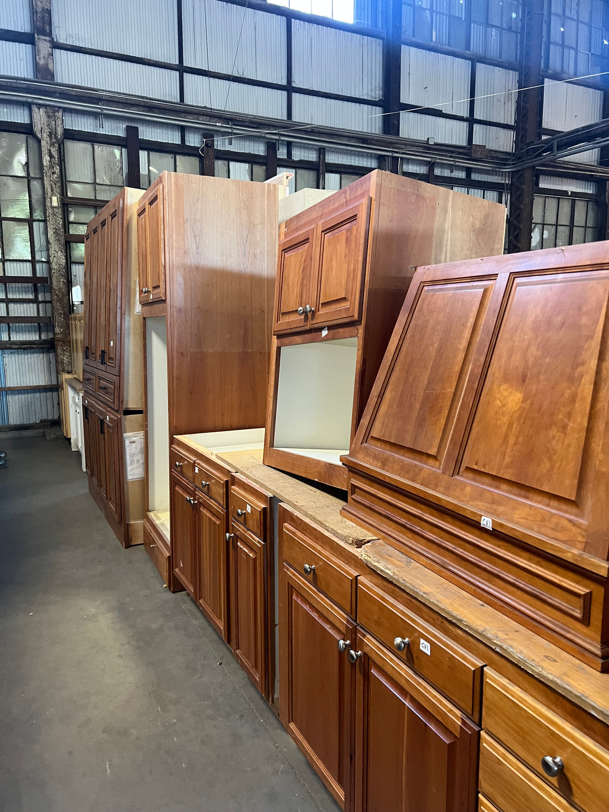 Wood kitchen cabinet set 13 pieces 26 ft CV1 | The ReUse People Oakland