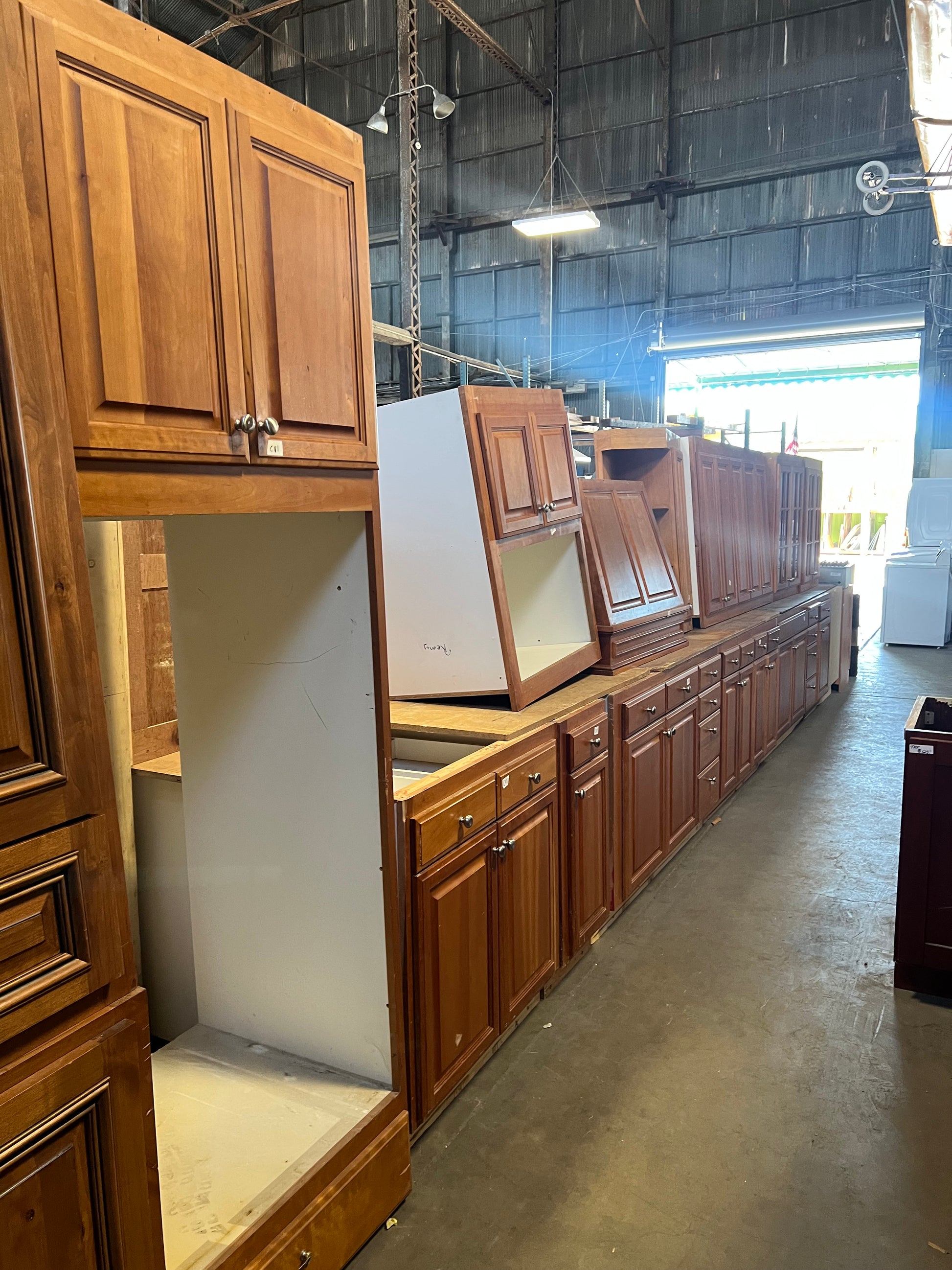 Wood kitchen cabinet set 13 pieces 26 ft CV1 | The ReUse People Oakland