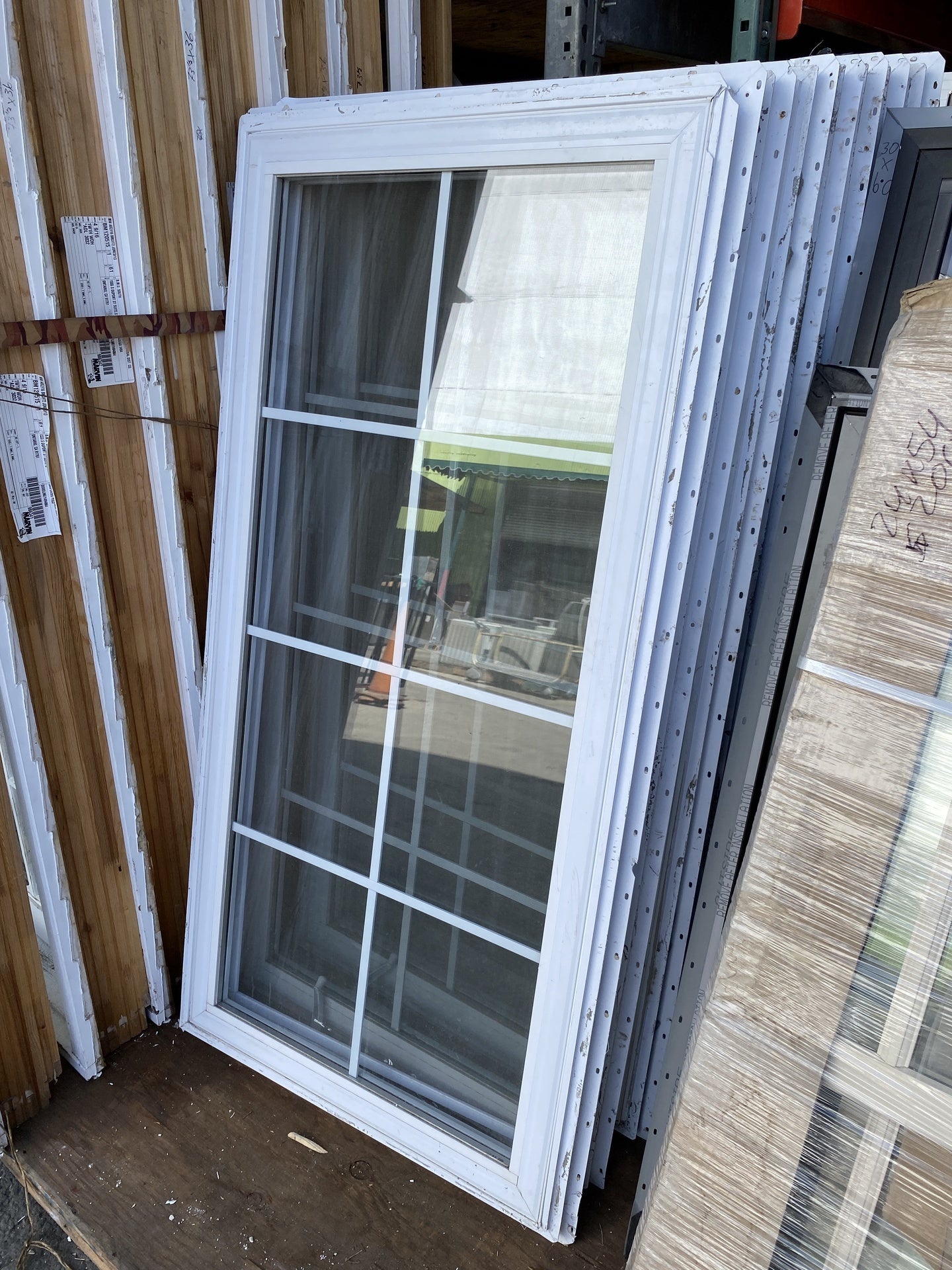 Vinyl double pane windows TRP
